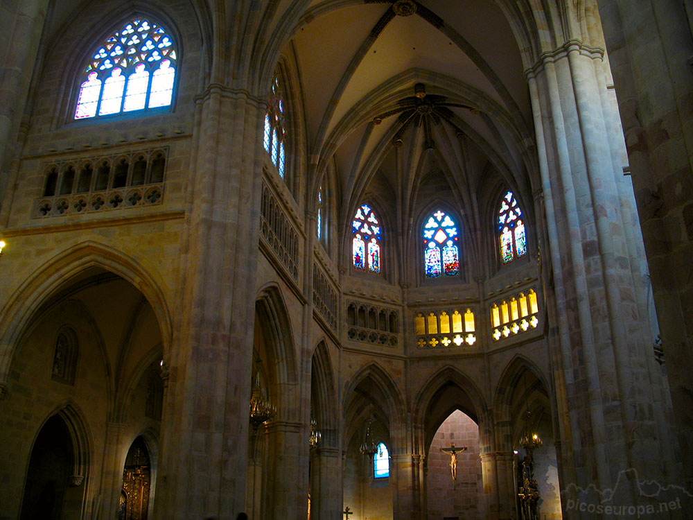 Foto: Interior de la Catedral de Santiago, Bilbao, Bizkaia, Pais Vasco