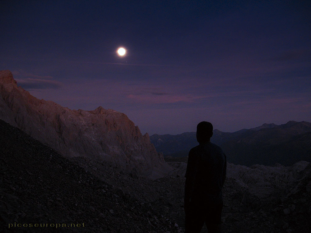 Foto: Noche de Luna Llena, Macizo Central de Picos de Europa, Parque Nacional, Cantabria