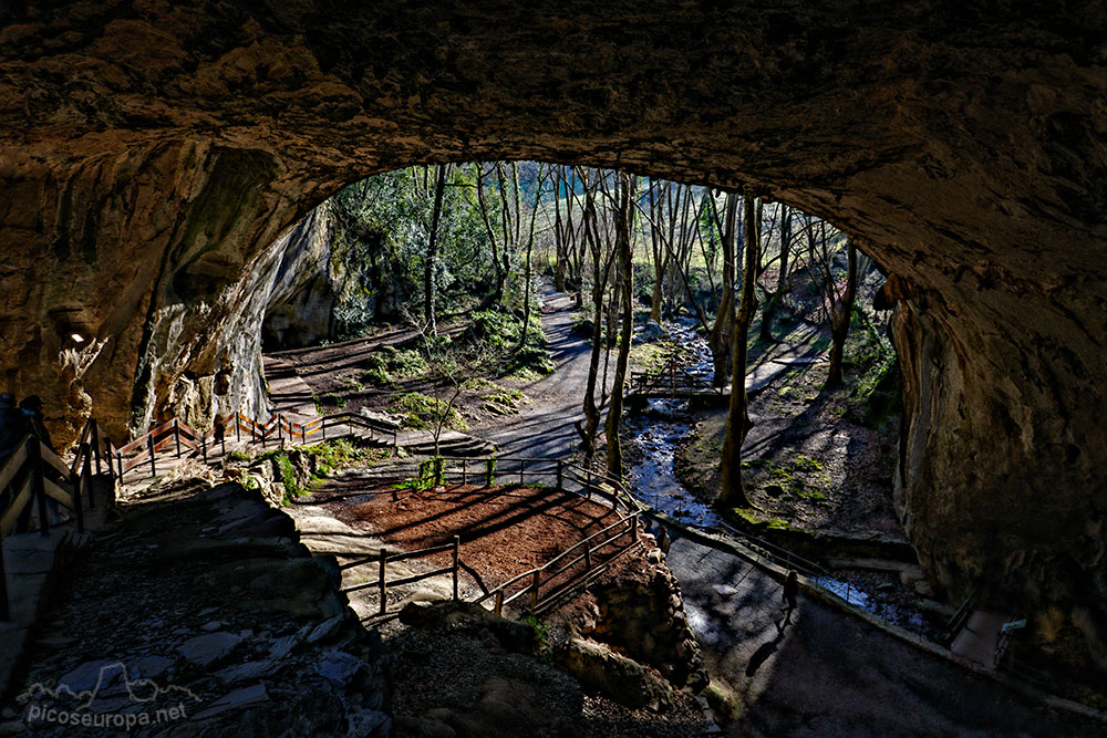 Foto: Cuevas de Zugarramurdi, Cueva de las Brujas, Navarra