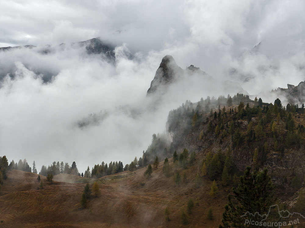 Cinque Torre, Dolomitas, Alpes, Italia