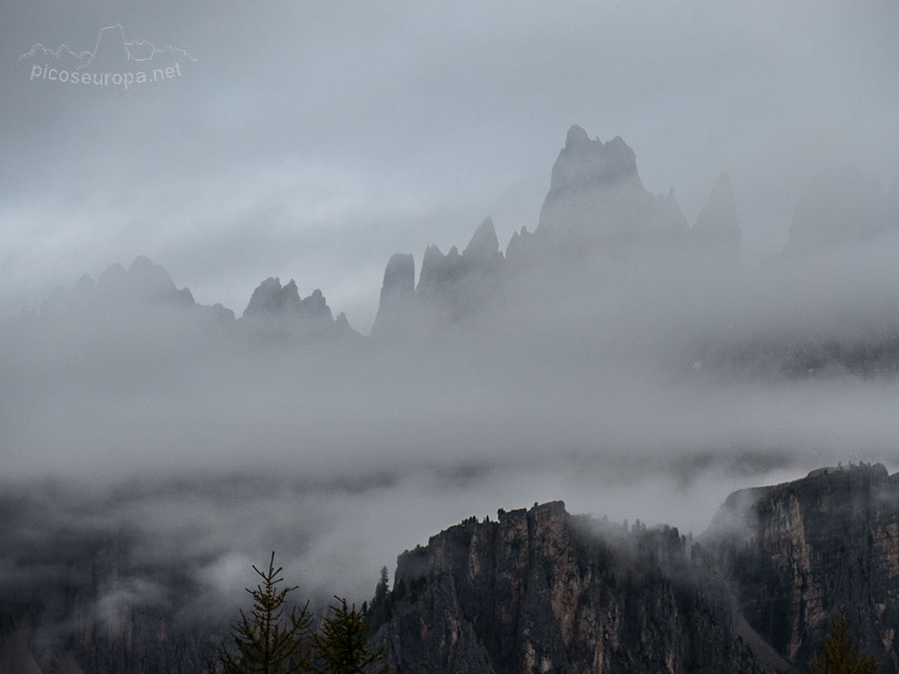 Cinque Torre, Dolomitas, Alpes, Italia