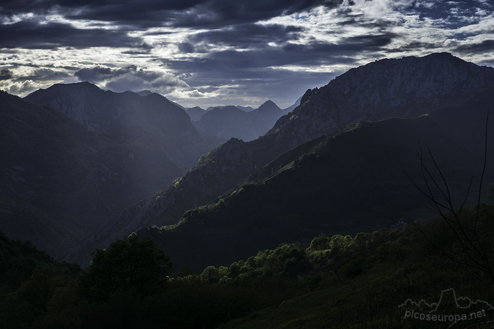Foto: Vista de Picos de Europa desde las proximidades del Collado de Angón, Amieva, Picos de Europa