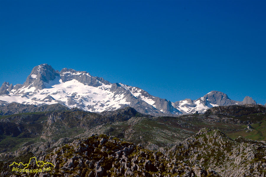 Torre de Santa Maria de Enol, Cornion, Picos de Europa, Parque Nacional, Asturias