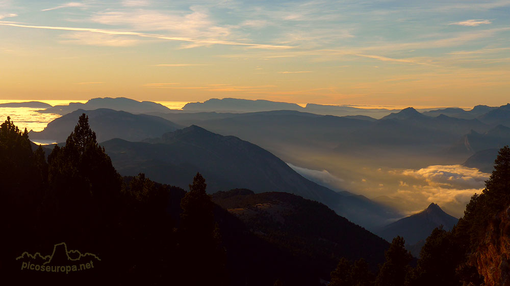 Vista hacia el Oeste desde el collado situado bajo el Cap de Saulo, Pre Pirineos de Lleida, Catalunya